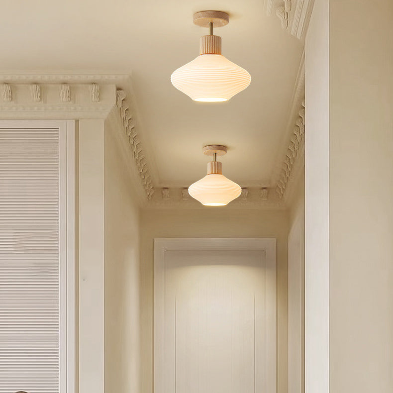 Plafondlamp Met Compact Ontwerp En Zachte Gelijkmatige Lichtval