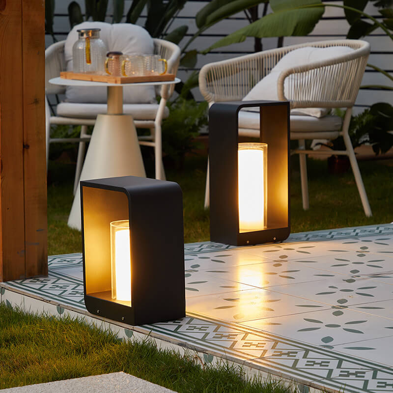 Buitenlamp Met Minimalistisch Frame En Zachte Led Voor Moderne Buitenruimtes