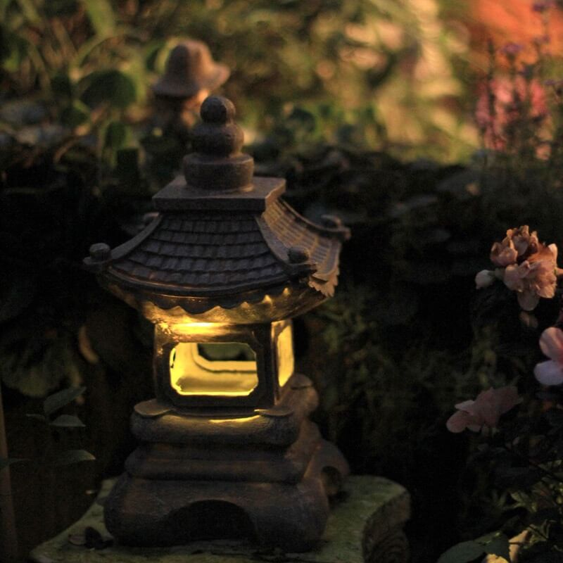 Solar Tuinlamp in Pagodevorm van Hars voor Sfeervolle Verlichting