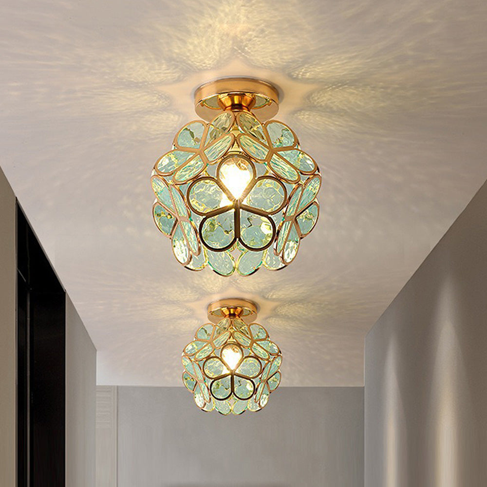 Plafondlamp Met Bloemvorm En Moderne Gelaagde Lichtstructuur