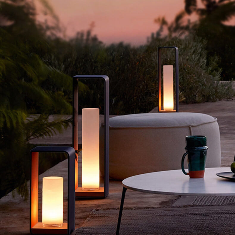 Buitenlamp Met Minimalistisch Frame En Zachte Led Voor Moderne Buitenruimtes
