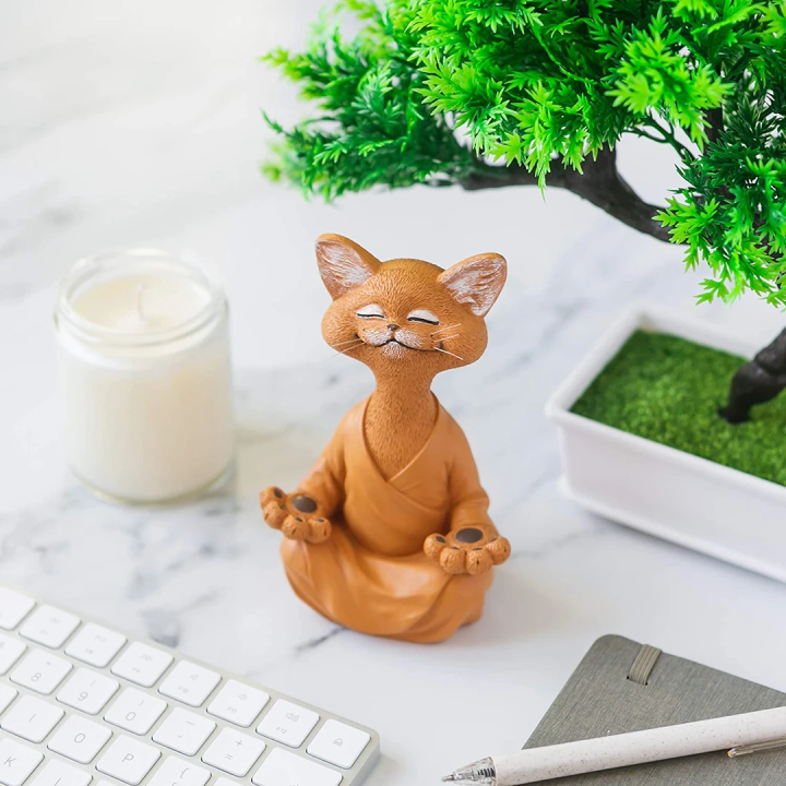 Meditatie Kat Beeldje van Resin met Symbolische Betekenis