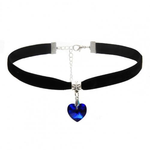 Choker van Fluweel met Hartvormige Hanger en Verlengketting
