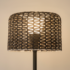 Buitenlamp met Gevlochten Kap en Warme Weerbestendige LED‑Sfeerverlichting