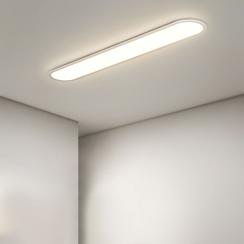 Ovale Plafondlamp Met Metalen Behuizing En Acrylkap