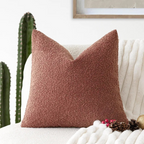 Bouclé Kussenhoes Met Luxe Textuur En Compact Modern Ontwerp
