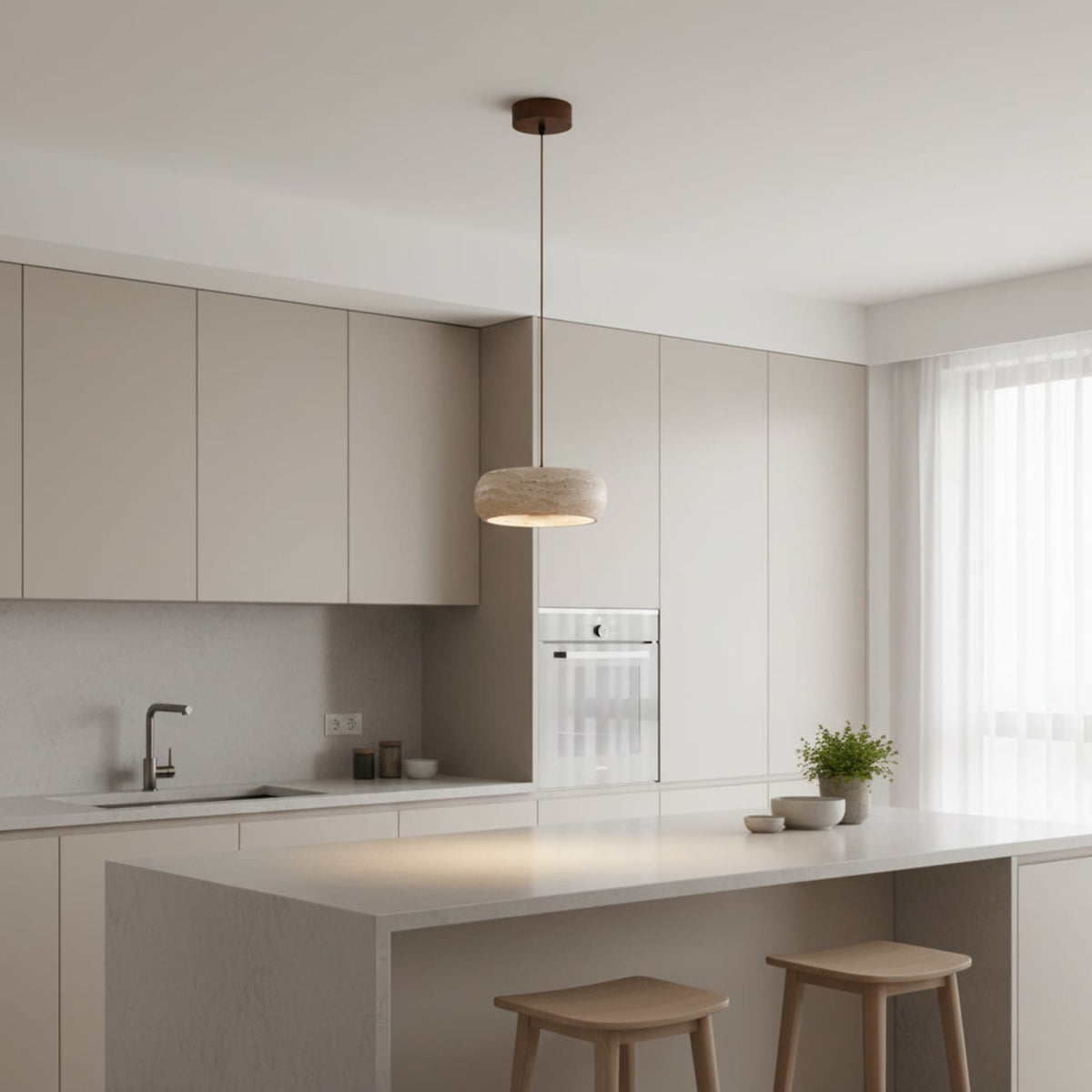 Travertin Hanglamp Met Slank Profiel En Dimbare Lichtkleuren Voor Moderne Ruimtes