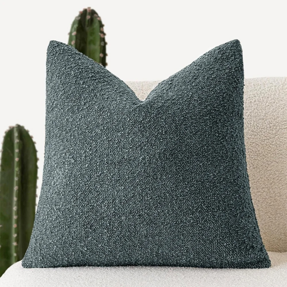 Bouclé Kussenhoes Met Luxe Textuur En Compact Modern Ontwerp