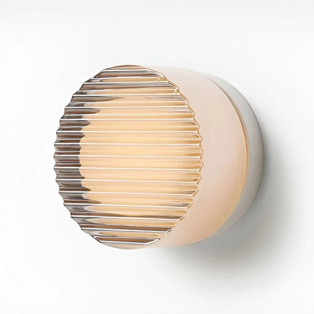Compacte Wandlamp Met Geribbeld Lichtdesign En Sfeervolle LED-Verlichting