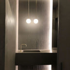 Glazen Hanglamp Met Glanzende Kap En Compact Ontwerp Voor Moderne Sfeerlicht