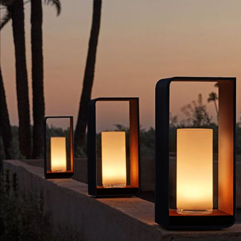 Buitenlamp Met Minimalistisch Frame En Zachte Led Voor Moderne Buitenruimtes