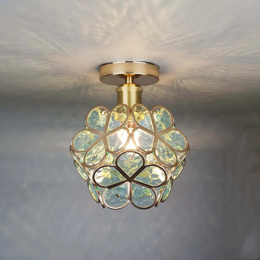 Plafondlamp Met Bloemvorm En Moderne Gelaagde Lichtstructuur