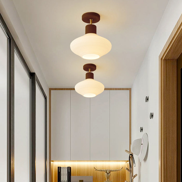 Plafondlamp Met Compact Ontwerp En Zachte Gelijkmatige Lichtval