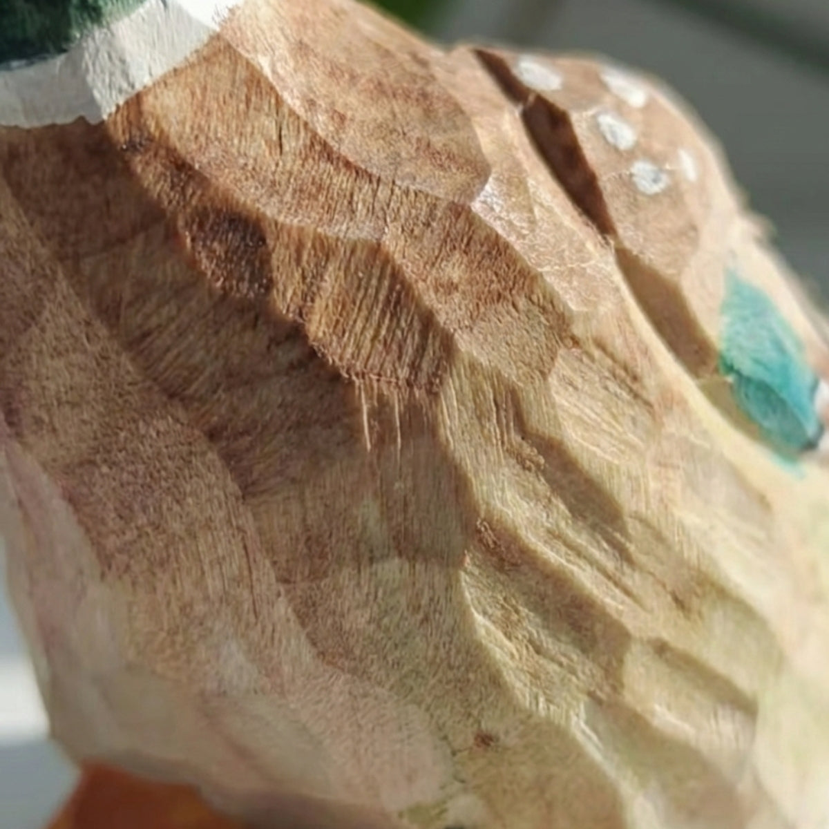 Handgesneden Houten Eend met Karaktervolle Vormgeving