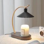 Kaarsenwarmer met sfeerlamp en houten details voor geurverspreiding