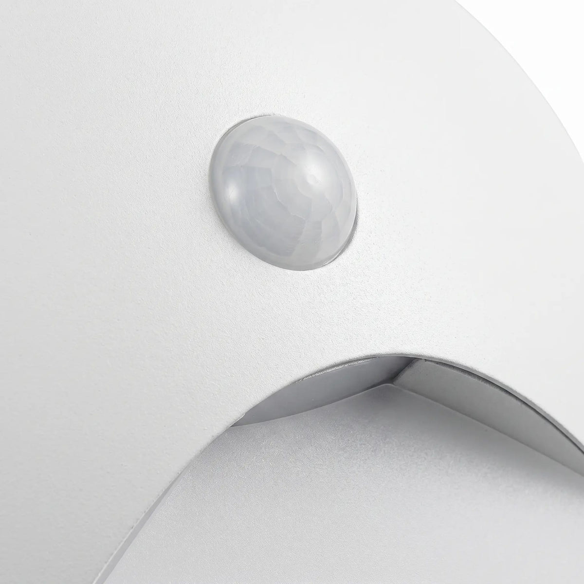 Wandlamp Met Mat Metalen Behuizing En Optionele Sensor Voor Strakke Halverlichting