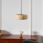 Travertin Hanglamp Met Slank Profiel En Dimbare Lichtkleuren Voor Moderne Ruimtes