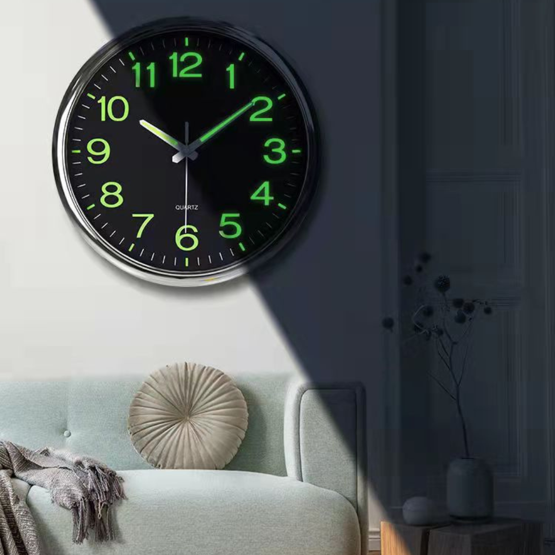 Lichtgevende Wandklok met LED‑Weergave voor Moderne Woonkamerinrichting