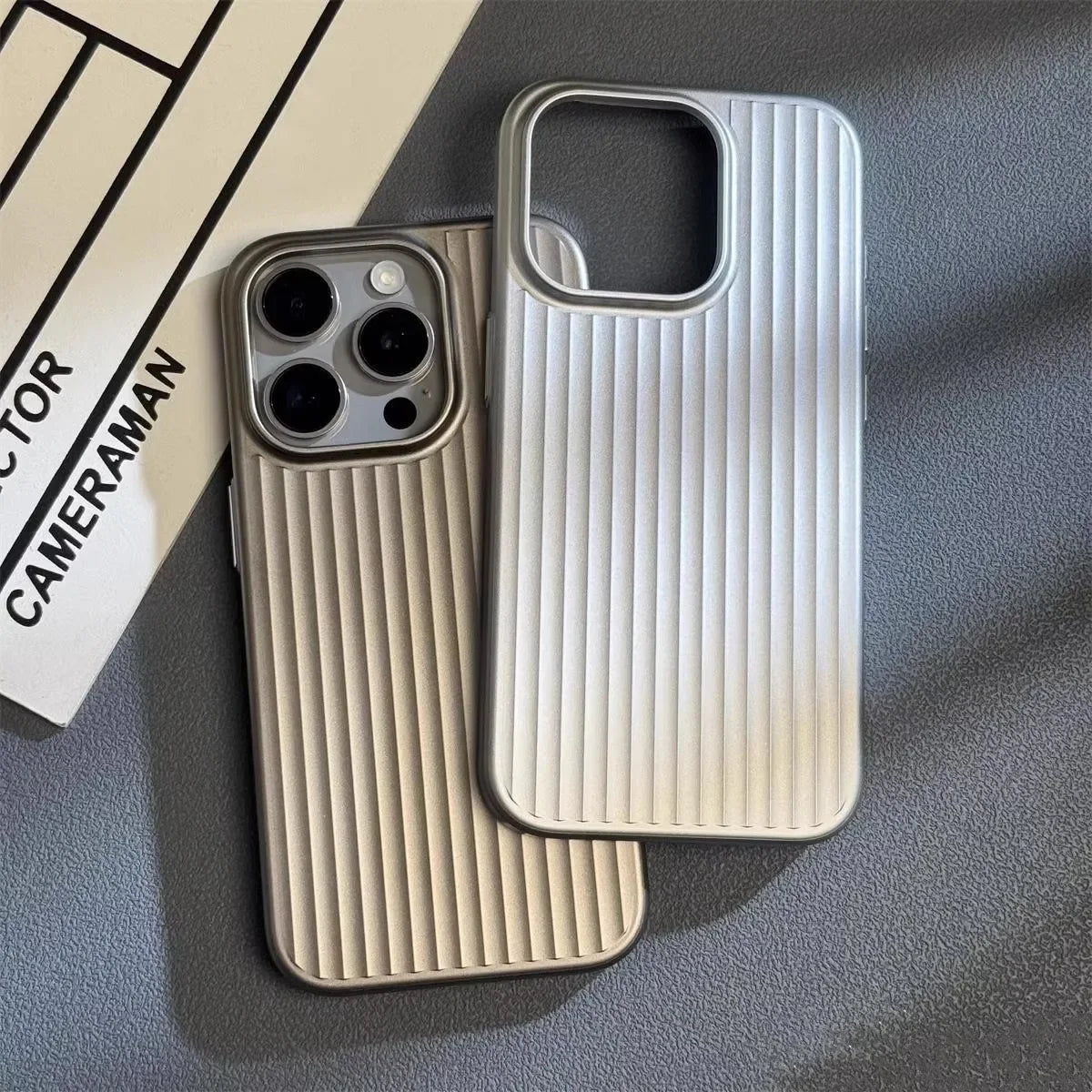 Ultradunne Telefoonhoes Met Schokabsorptie En Minimalistische Gripstructuur