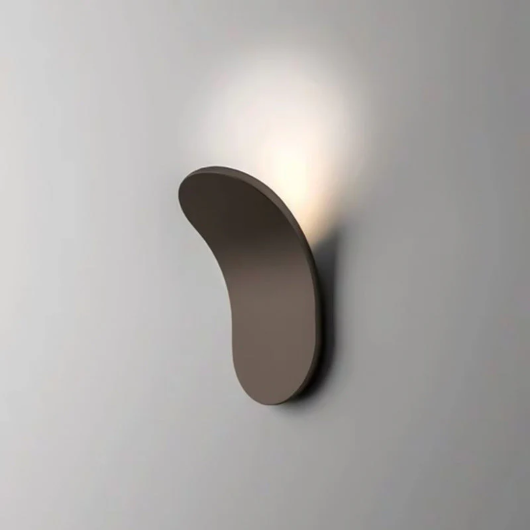 Led‑Wandlamp met Gebogen Vorm en Metalen Constructie