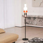 Artistieke Vloerlamp Met Gestapelde Glaselementen En Sfeervolle LED-Verlichting