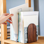 Houten Boekensteun met Massieve Constructie en Stabiele Basis