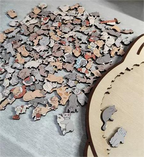 Rustgevende Houten Kattenpuzzel in Morandi‑kleuren