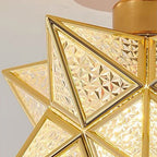 Sculpturale Plafondlamp Met Warme Gloed En Dagelijkse Stervormige Lichtaccenten