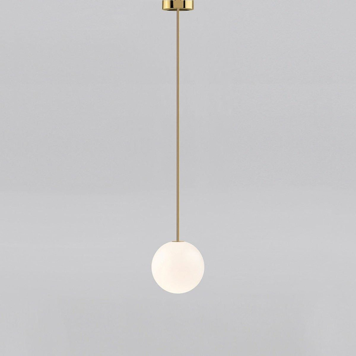 Glazen Hanglamp Met Glanzende Kap En Compact Ontwerp Voor Moderne Sfeerlicht