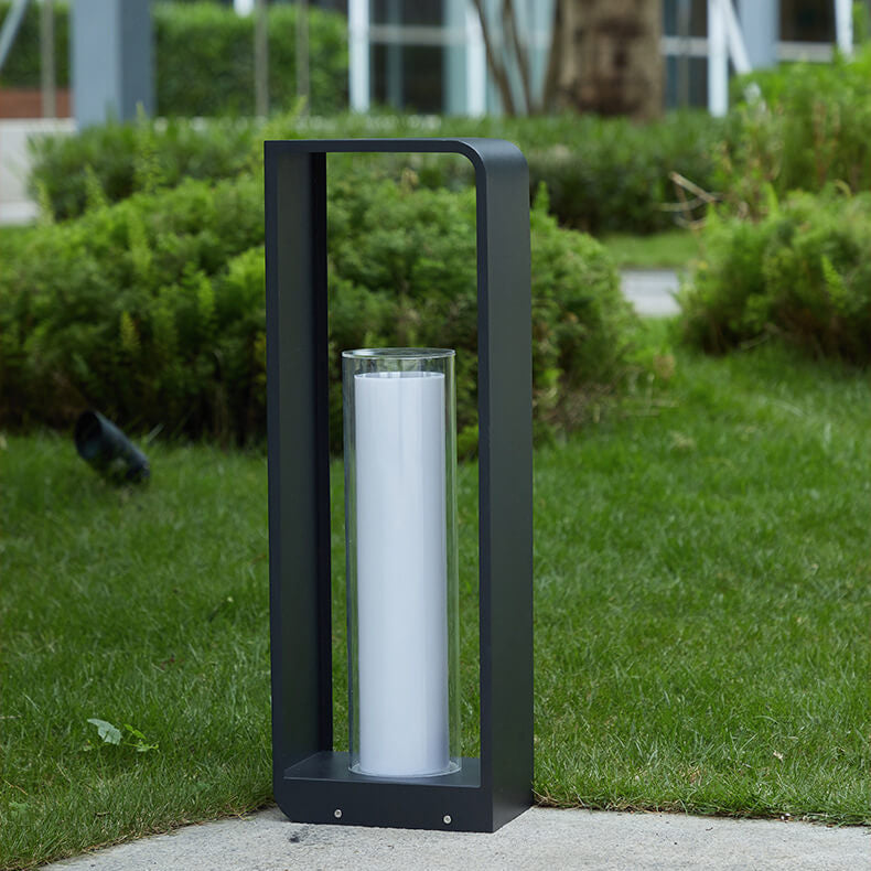 Buitenlamp Met Minimalistisch Frame En Zachte Led Voor Moderne Buitenruimtes