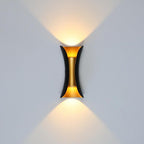 Gebogen LED Buitenwandlamp Met Metaal En Acryl
