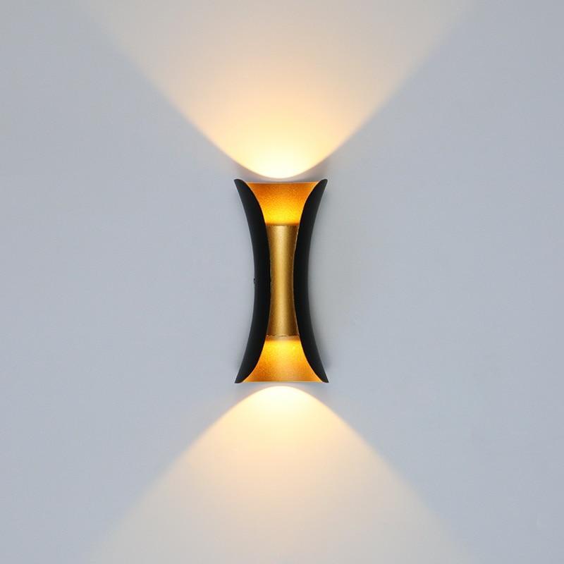 Gebogen LED Buitenwandlamp Met Metaal En Acryl