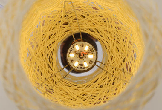 Industriële Tafellamp Met Rotanstructuur En Warme Ledmodule