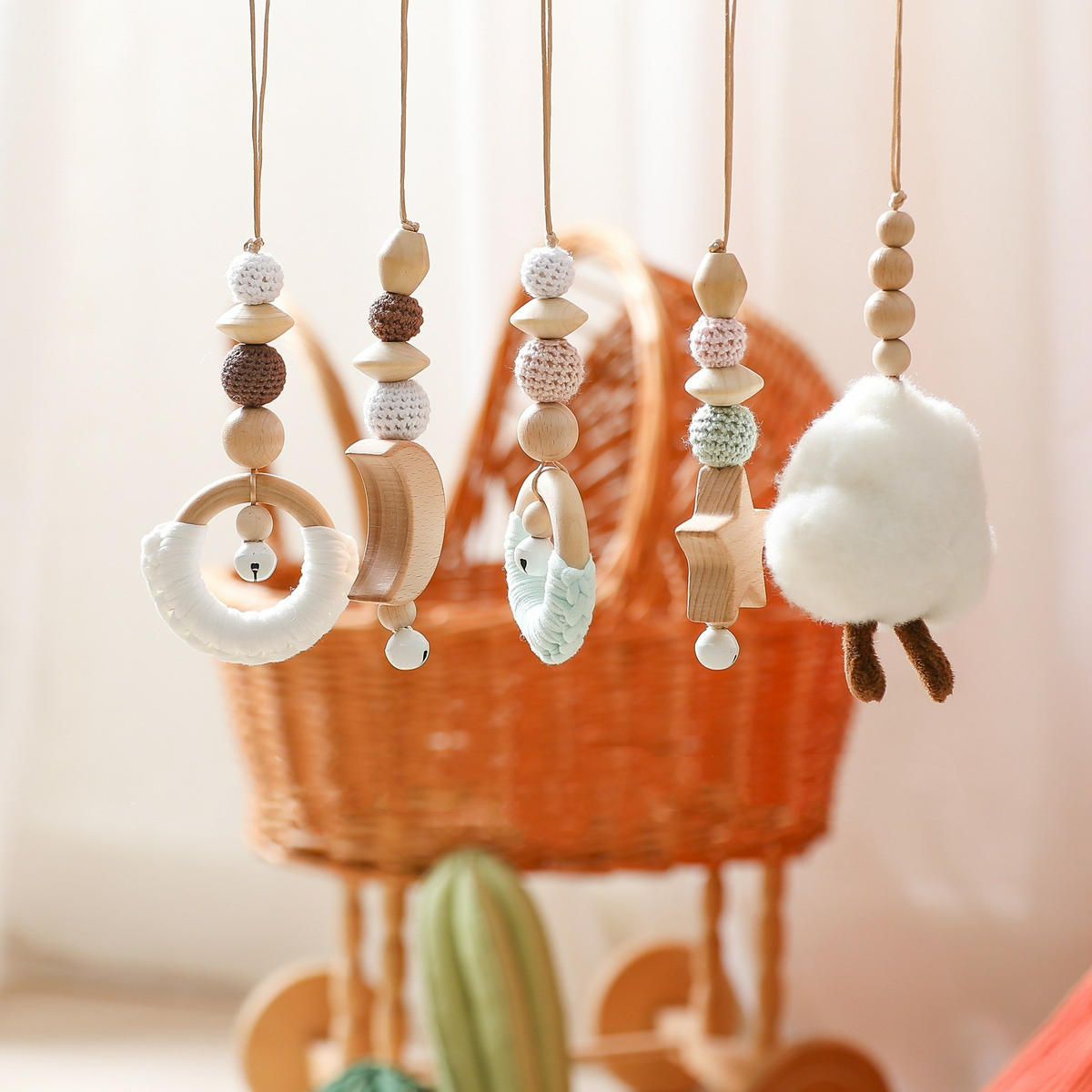 Activiteitenboog met Houten Frame en Sensorisch Hangspeelgoed