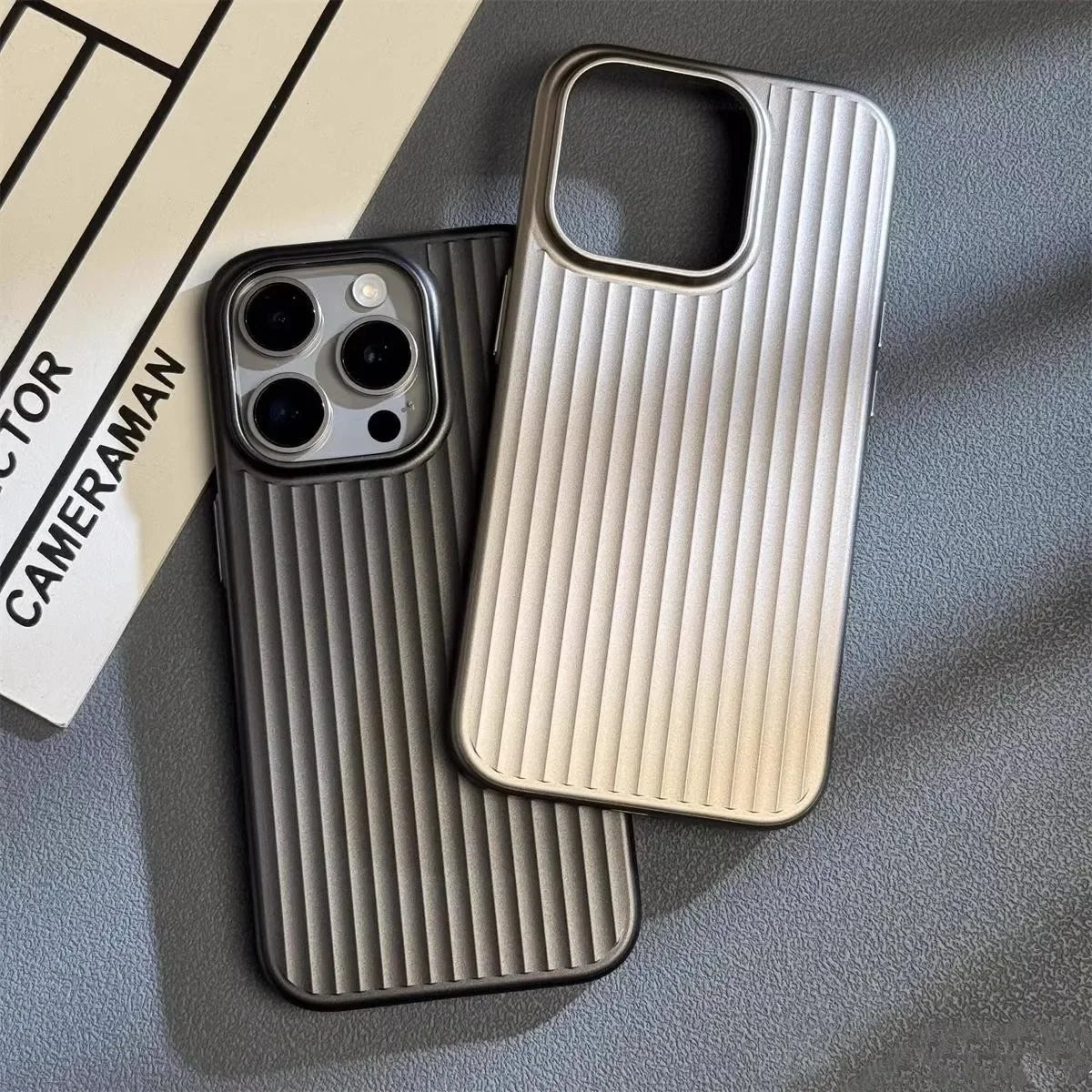 Ultradunne Telefoonhoes Met Schokabsorptie En Minimalistische Gripstructuur