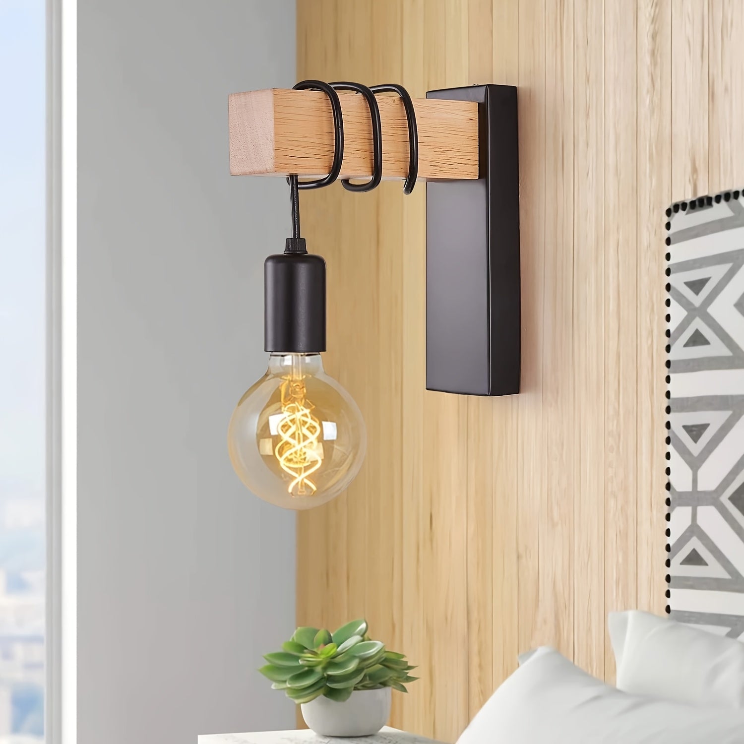 Industriële wandlamp van metaal en hout met E27-fitting