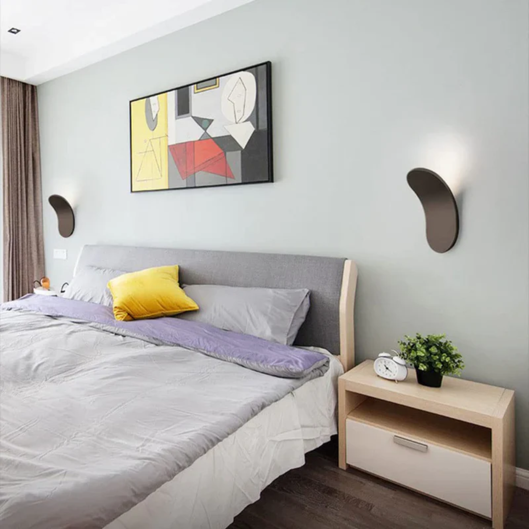 Led‑Wandlamp met Gebogen Vorm en Metalen Constructie