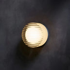 Compacte Wandlamp Met Geribbeld Lichtdesign En Sfeervolle LED-Verlichting