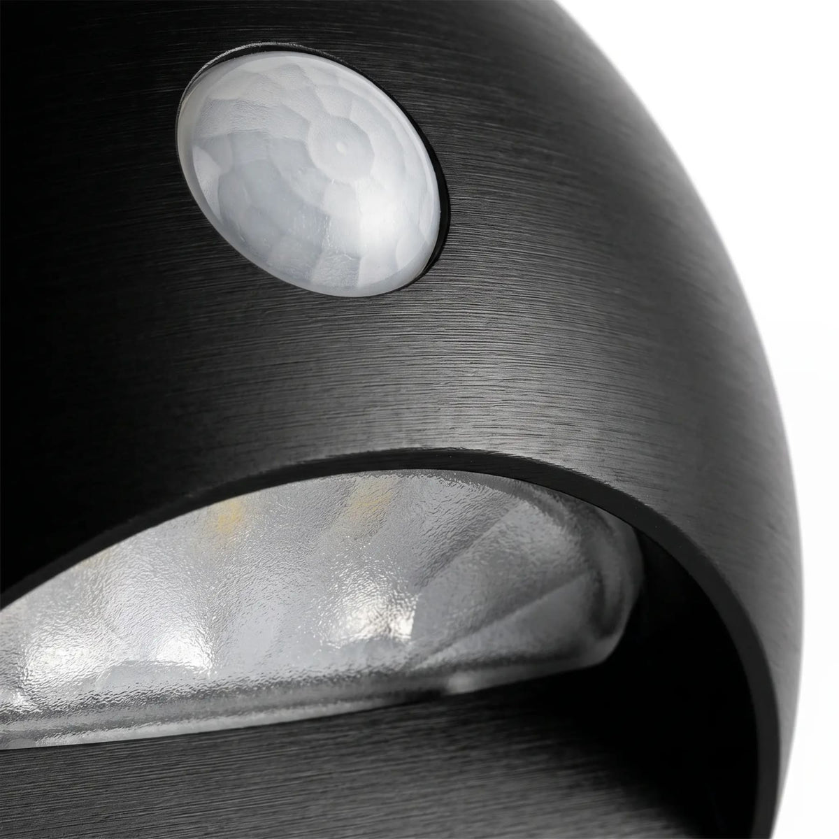 Wandlamp Met Mat Metalen Behuizing En Optionele Sensor Voor Strakke Halverlichting