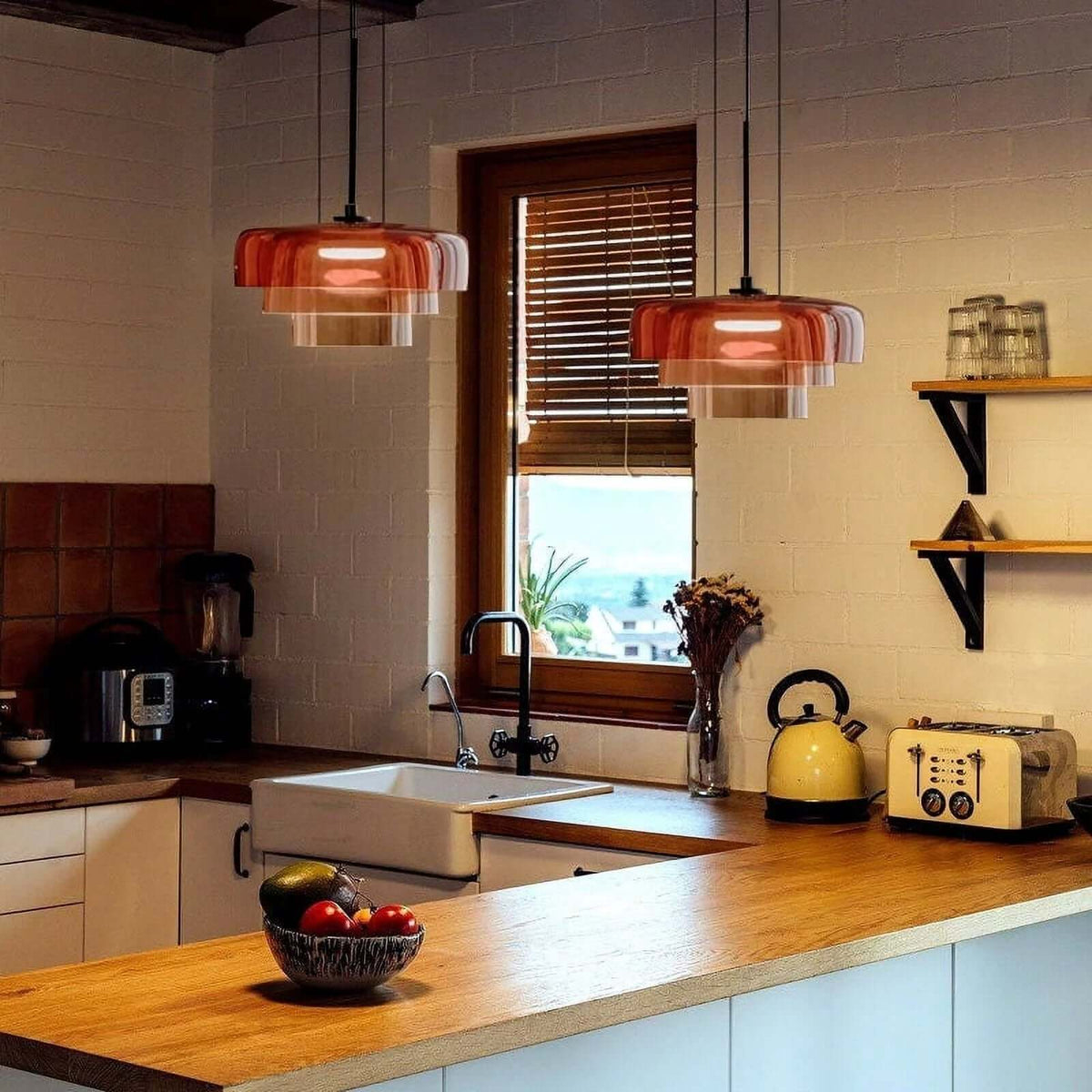 Luxe Glazen Hanglamp met Unieke Handgemaakte Kap voor Warme Sfeerverlichting