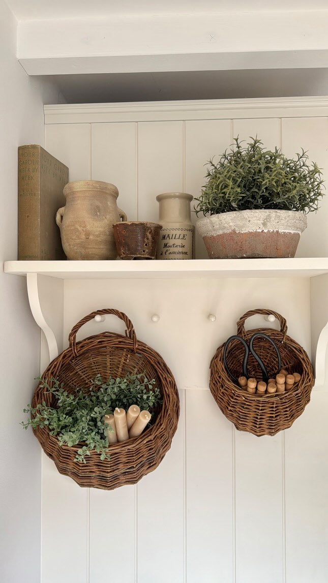 Rattan Wandmand Met Handgeweven Structuur En Dagelijkse Natuurlijke Wandaccenten