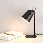 Scandinavische Tafellamp met Kleurrijk Emmerdesign