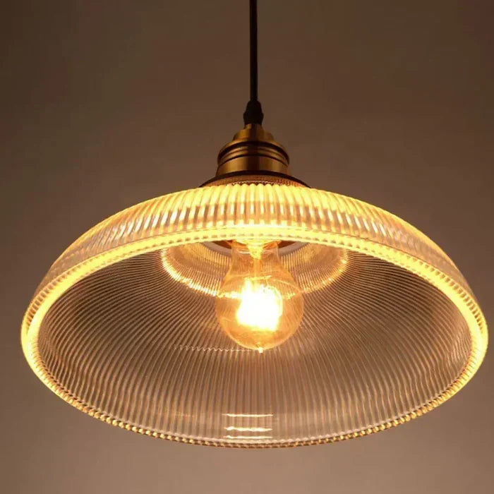 Geribbelde Glazen Hanglamp Met Messing Fitting Voor Sfeervolle Verlichting