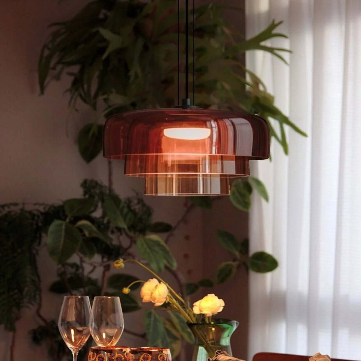 Luxe Glazen Hanglamp met Unieke Handgemaakte Kap voor Warme Sfeerverlichting