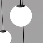 Glazen Hanglamp Met Glanzende Kap En Compact Ontwerp Voor Moderne Sfeerlicht