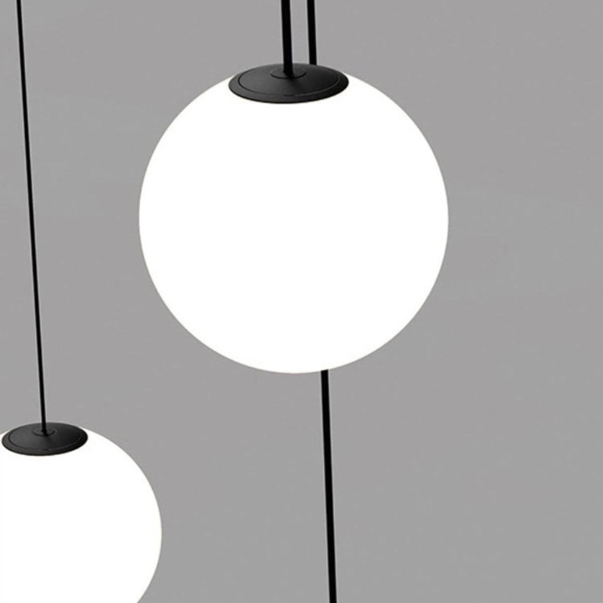 Glazen Hanglamp Met Glanzende Kap En Compact Ontwerp Voor Moderne Sfeerlicht