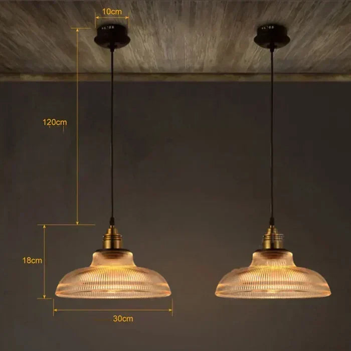 Geribbelde Glazen Hanglamp Met Messing Fitting Voor Sfeervolle Verlichting