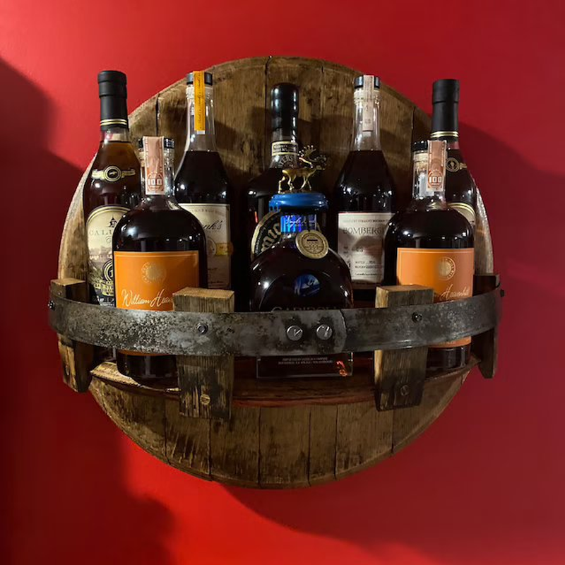Wandrek met Houten Flespresentatie en Decoratieve Rondvorm