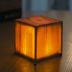 Houten Tafellamp Met Warm Licht En Snoerloos Ontwerp Voor Gezellige Hoeken