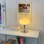 Elegante Tafellamp Met Glazen Kap En Sfeervolle LED-Verlichting